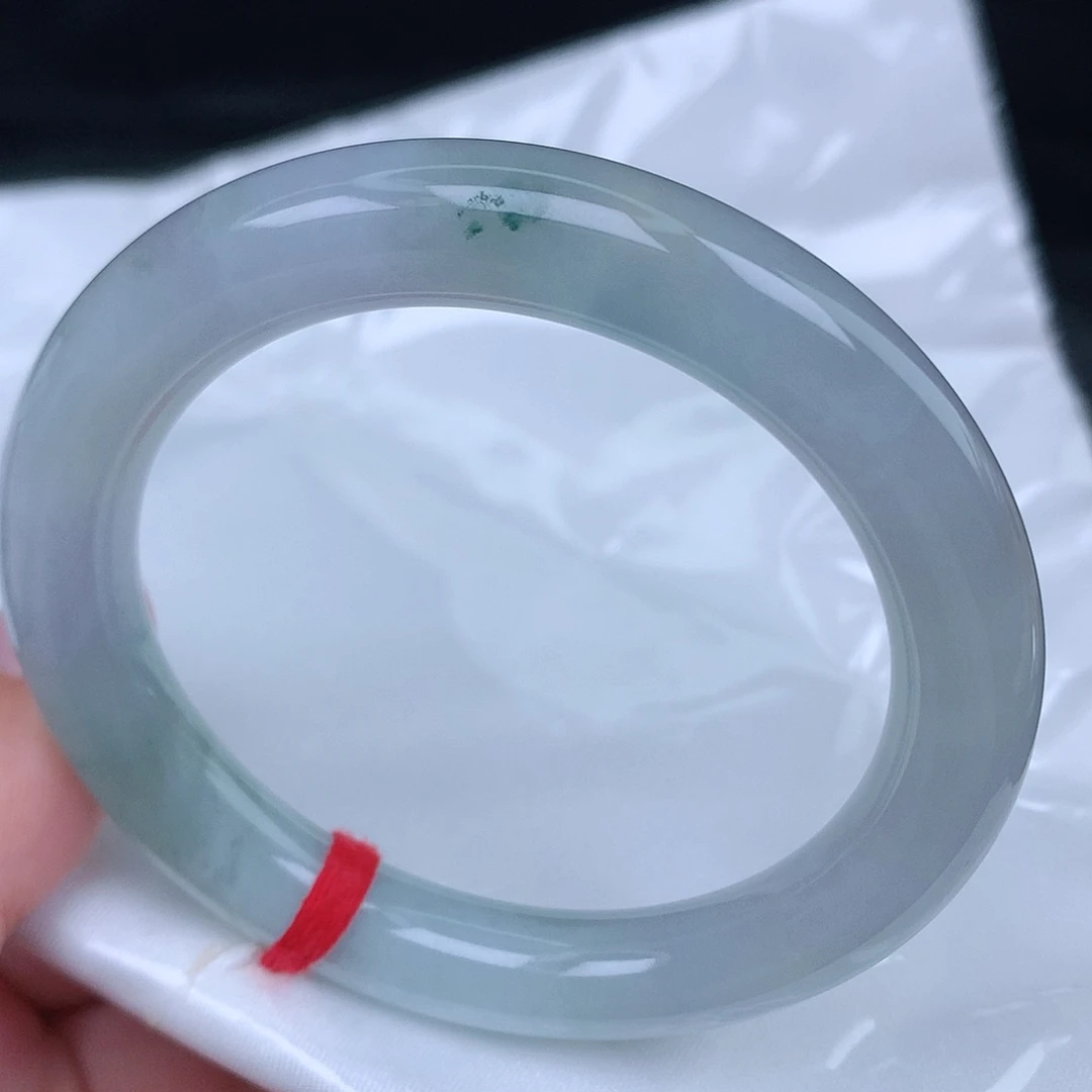 未镶嵌手镯（圆镯）翡翠天然