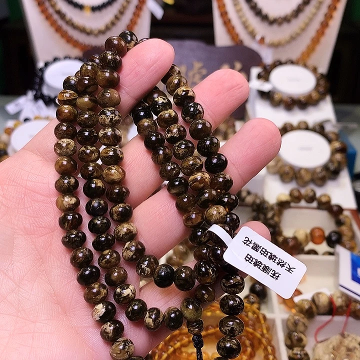 刚***车琥珀未镶嵌裸石8+291