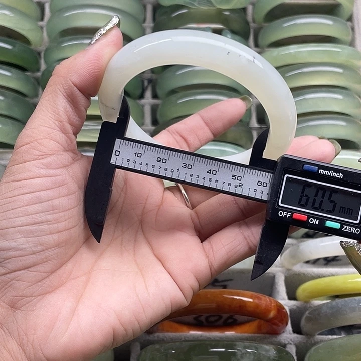 蛇纹石玉未镶嵌手镯305