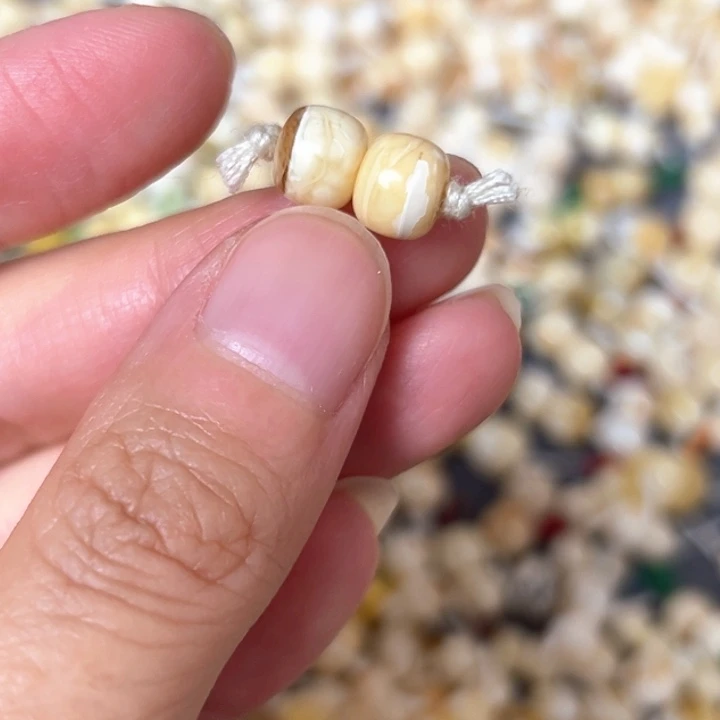 裸石蜜蜡未镶嵌7.5mm一对