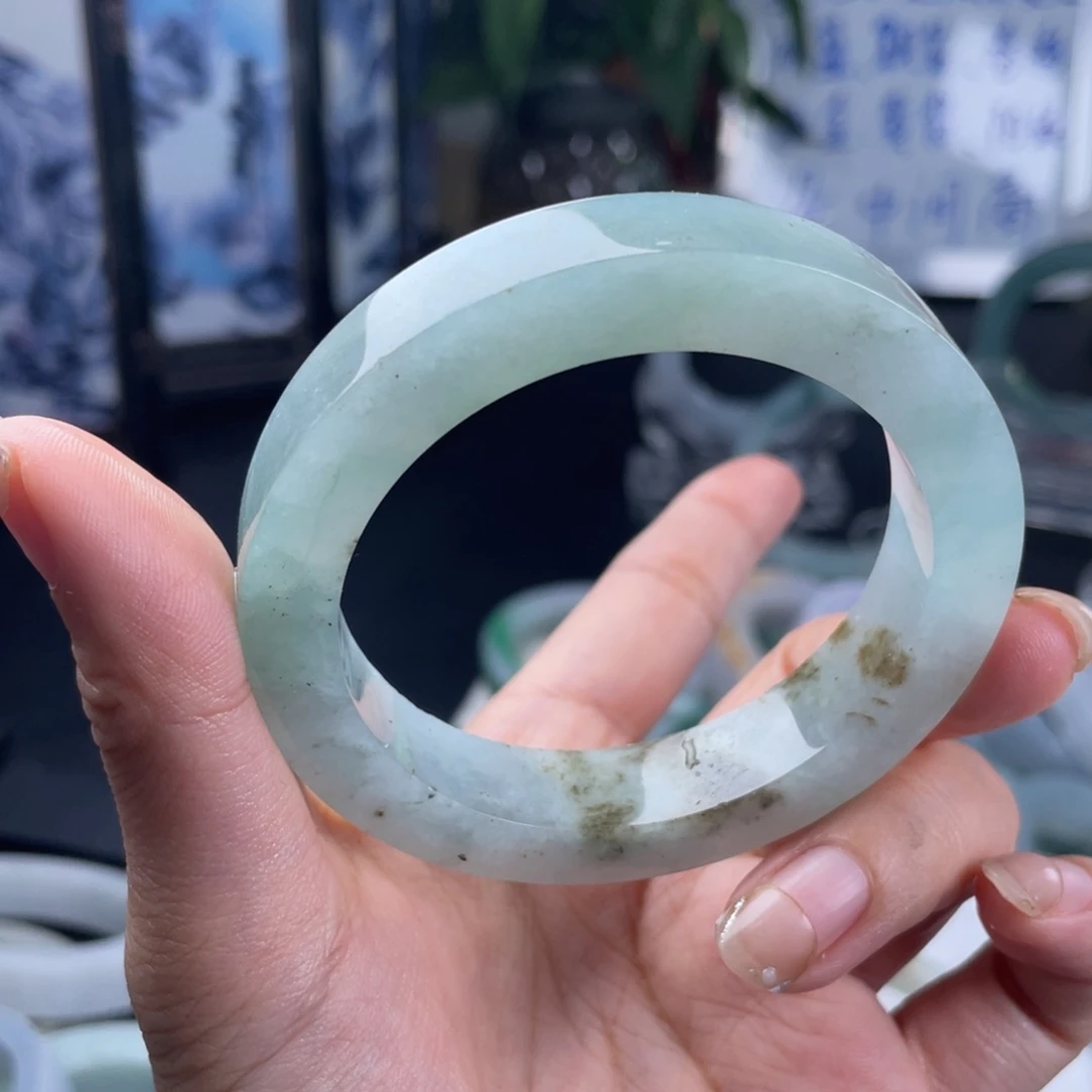 定制翡翠未镶嵌瑕疵纹裂放漏