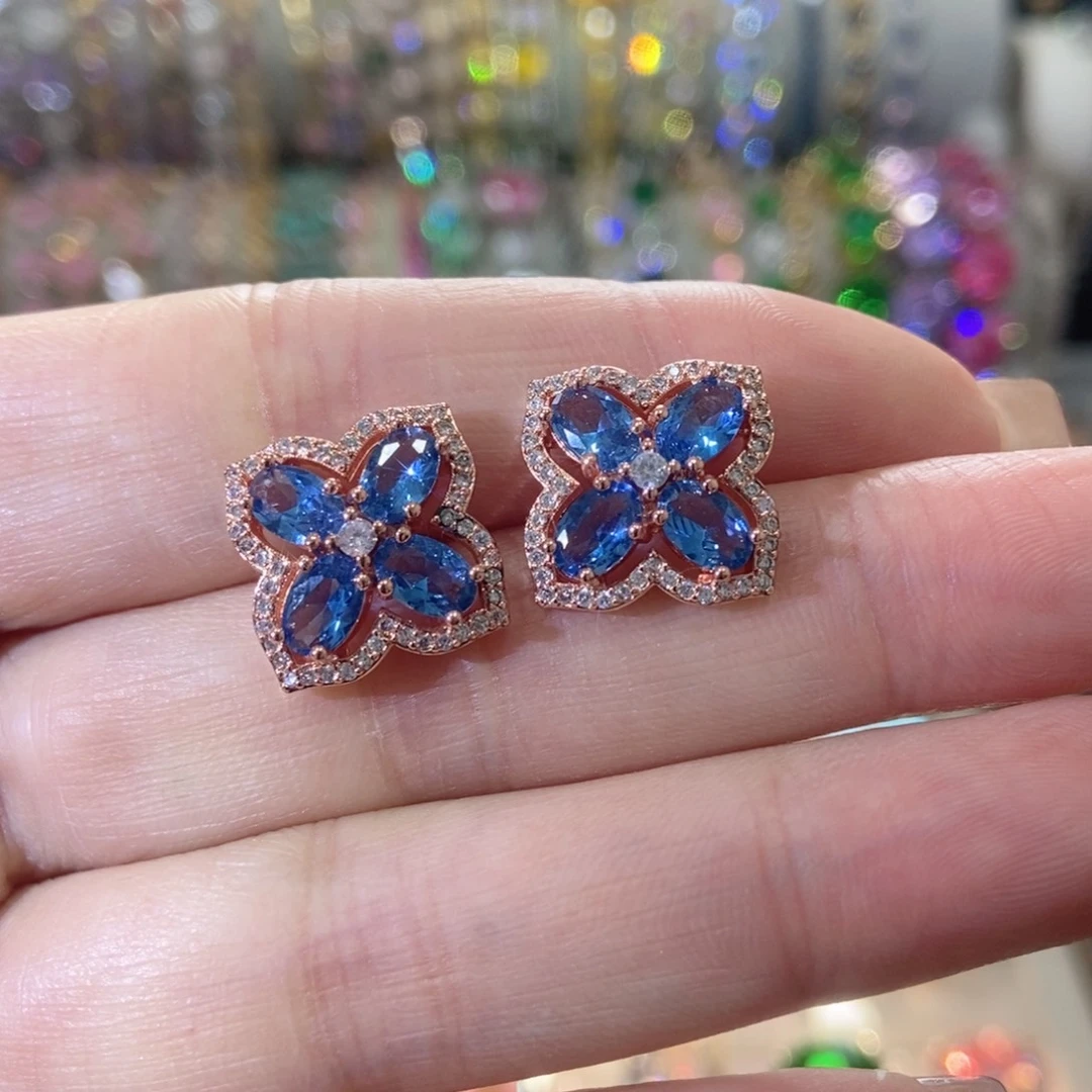 66锆石（处理）耳钉