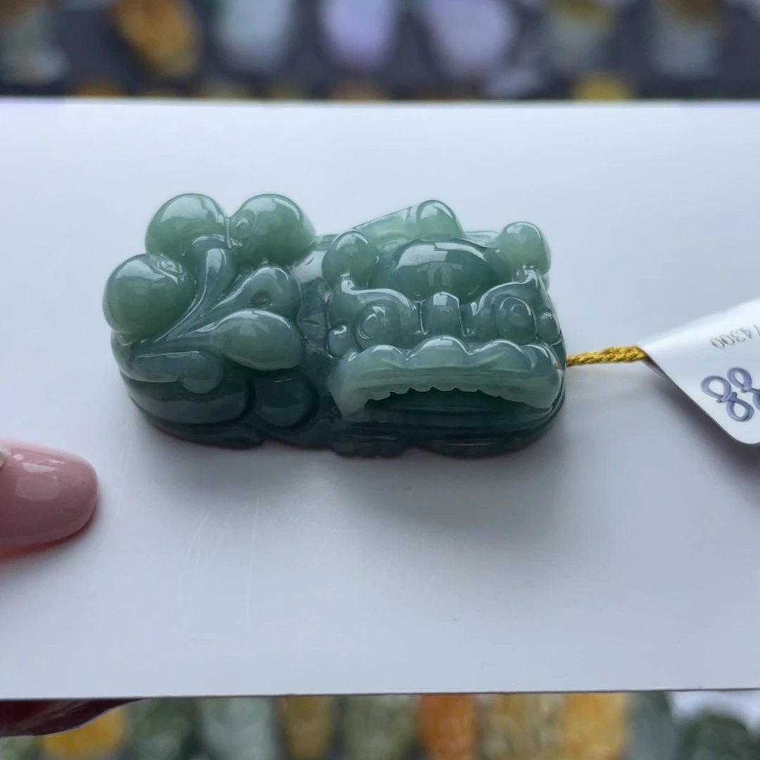 翡翠颈饰未镶嵌貔貅