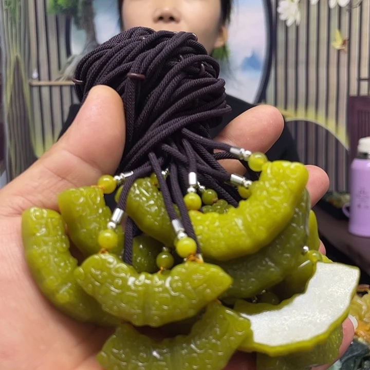 未镶嵌蛇纹石玉颈饰