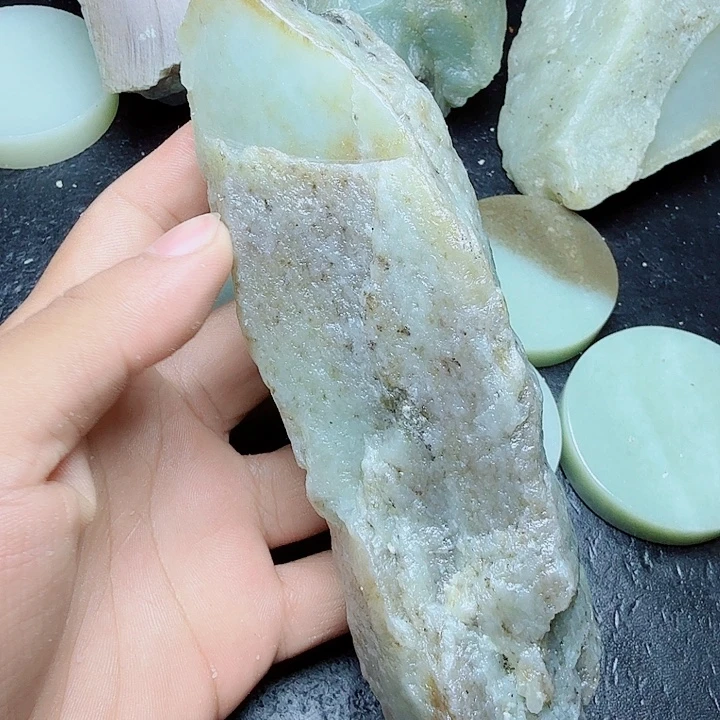 未镶嵌和田玉（糖玉）珠宝奇石