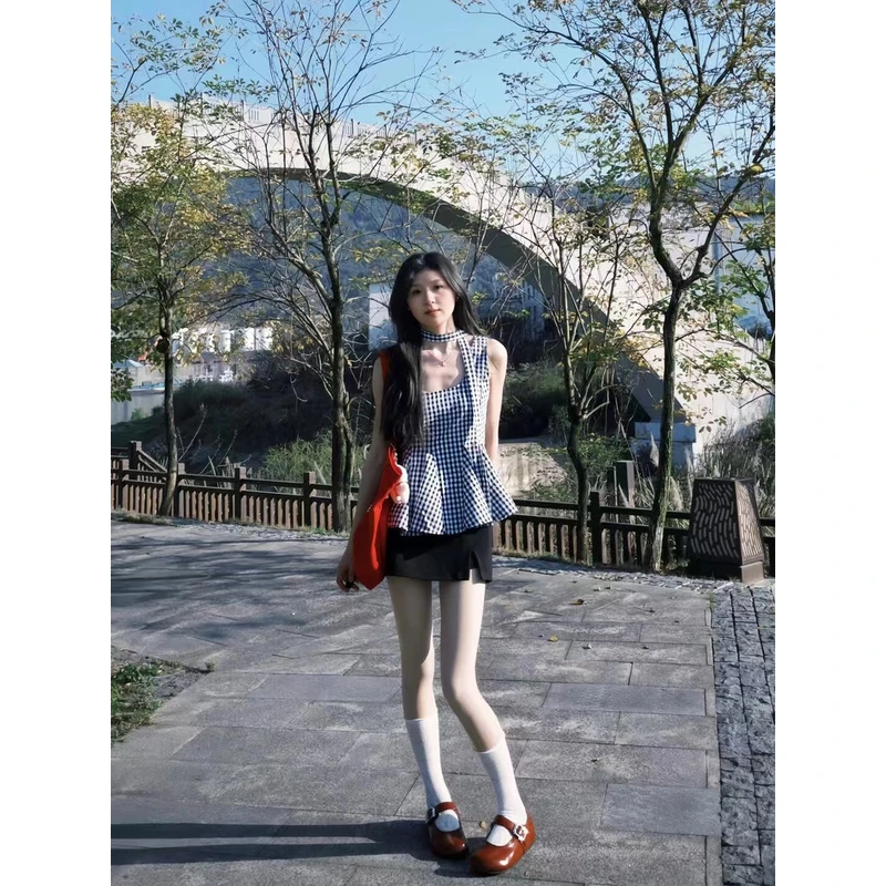 2025春夏新款韩版时尚气质显瘦格子挂脖丝带背心上衣百搭半裙套装