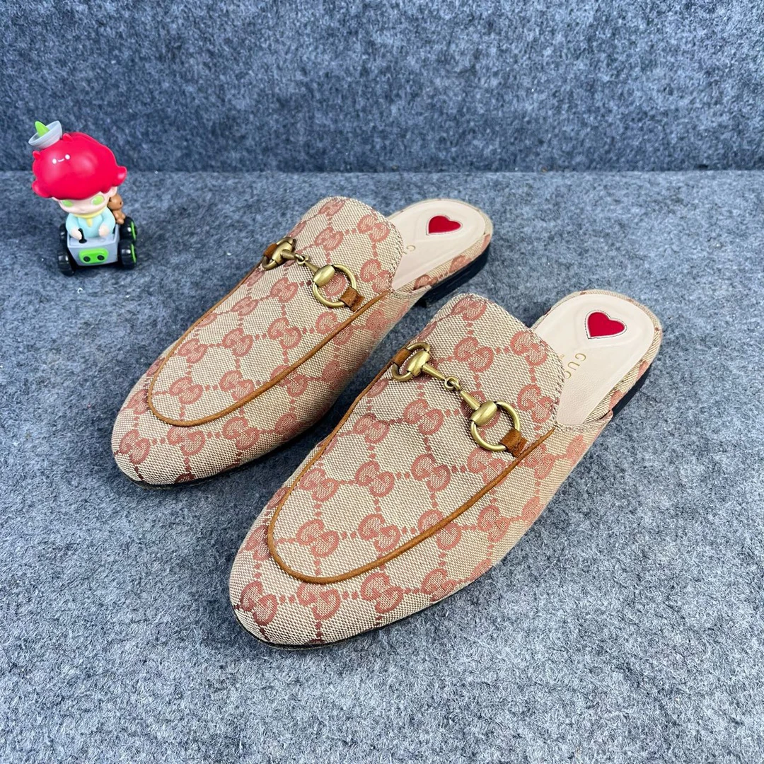 95新 GUCCI/古驰 双G满印爱心半托 36码 YLP1984