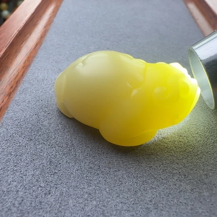 石英质玉未镶嵌颈饰