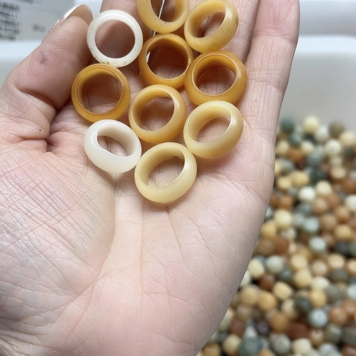 白玉菩提吊坠瑕疵跑环10