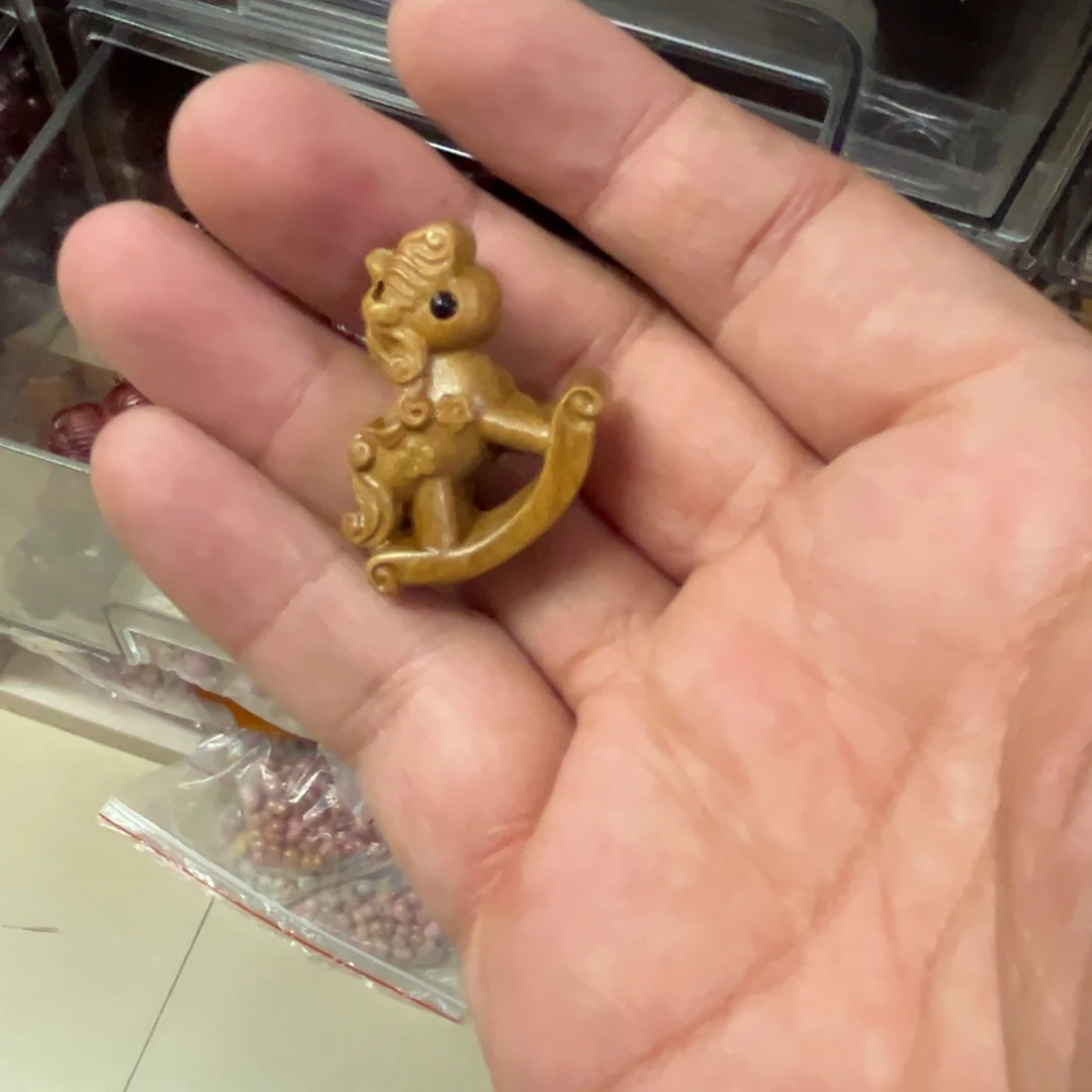 只买单纯的吊坠，没带链子，属的性质。