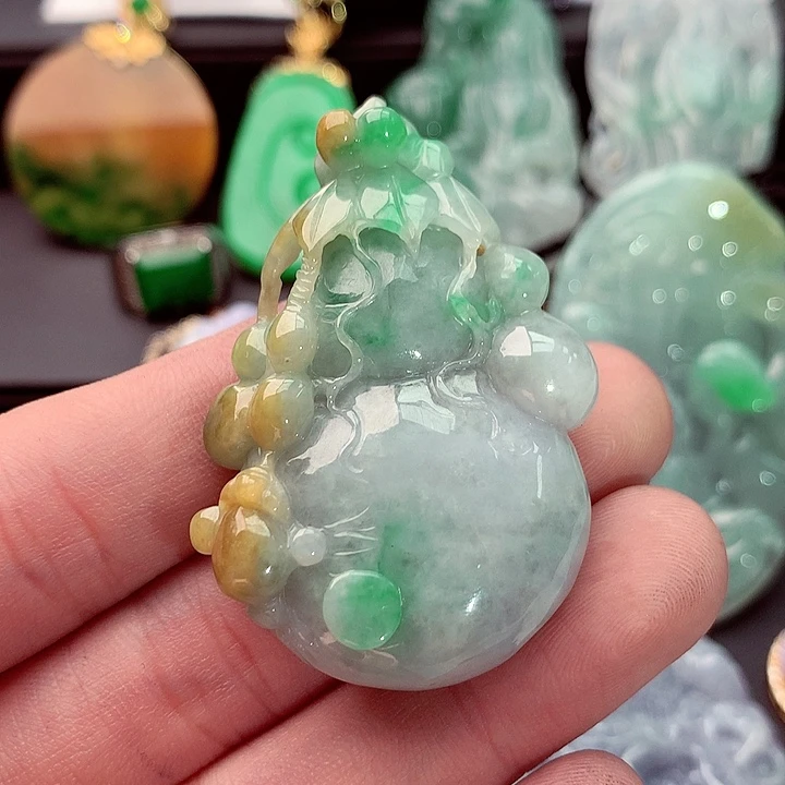 吊坠(不含链)未镶嵌翡翠