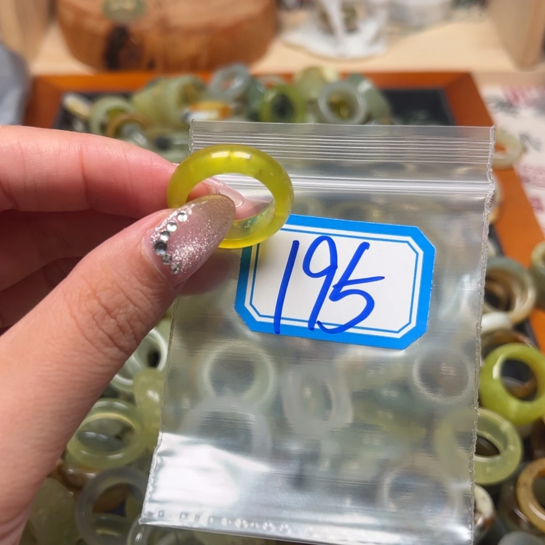 暮***L蛇纹石玉未镶嵌珠宝奇石