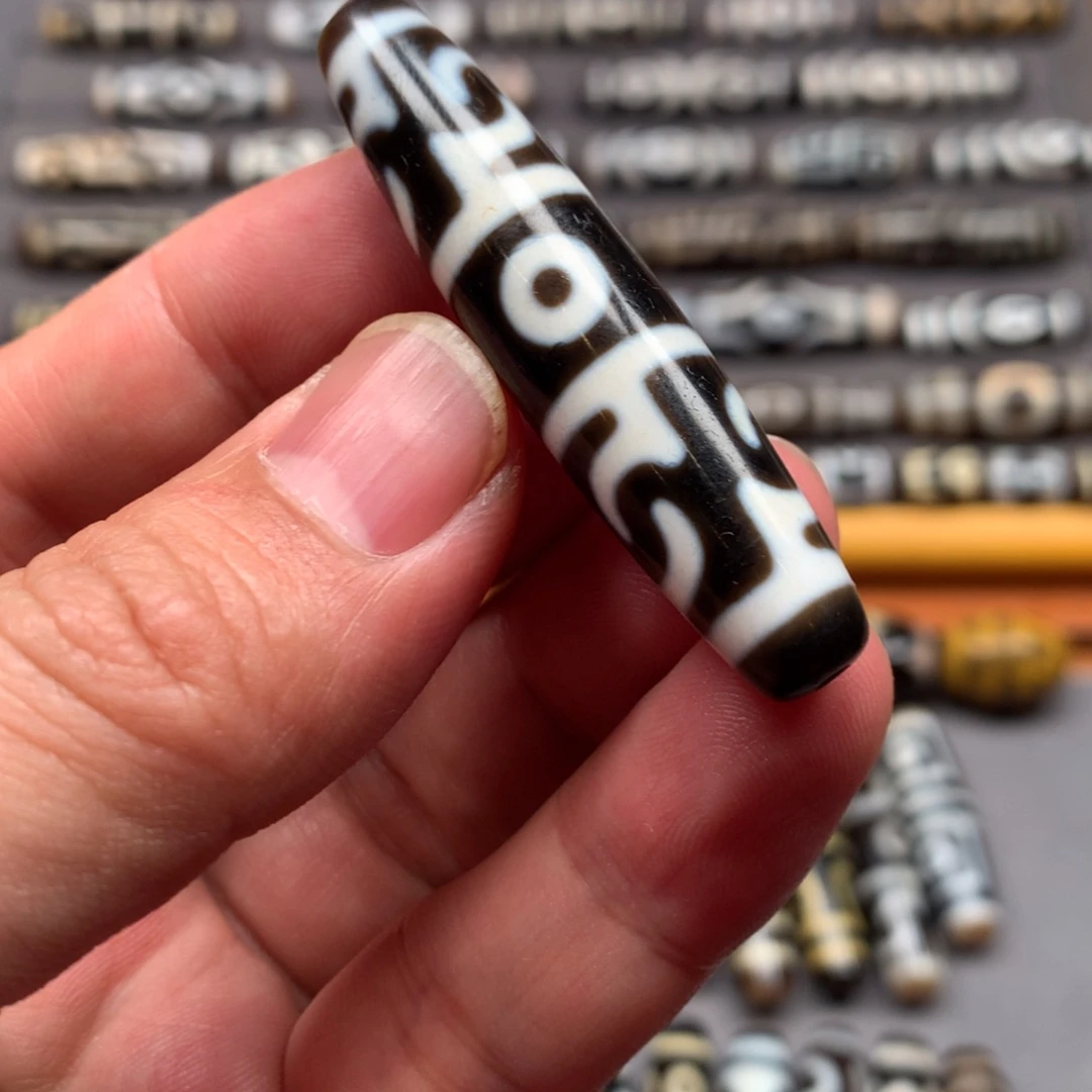 玛瑙/玉髓颈饰未镶嵌菩****四