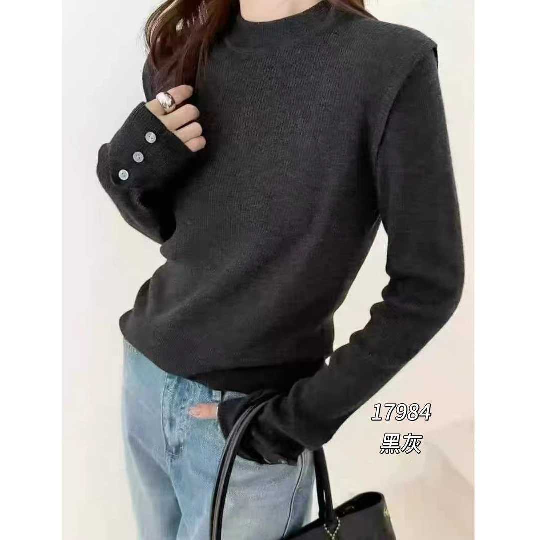 17984（部分无水洗唛介意慎拍）CHUXUN圆领手袖三粒扣长袖针织衫