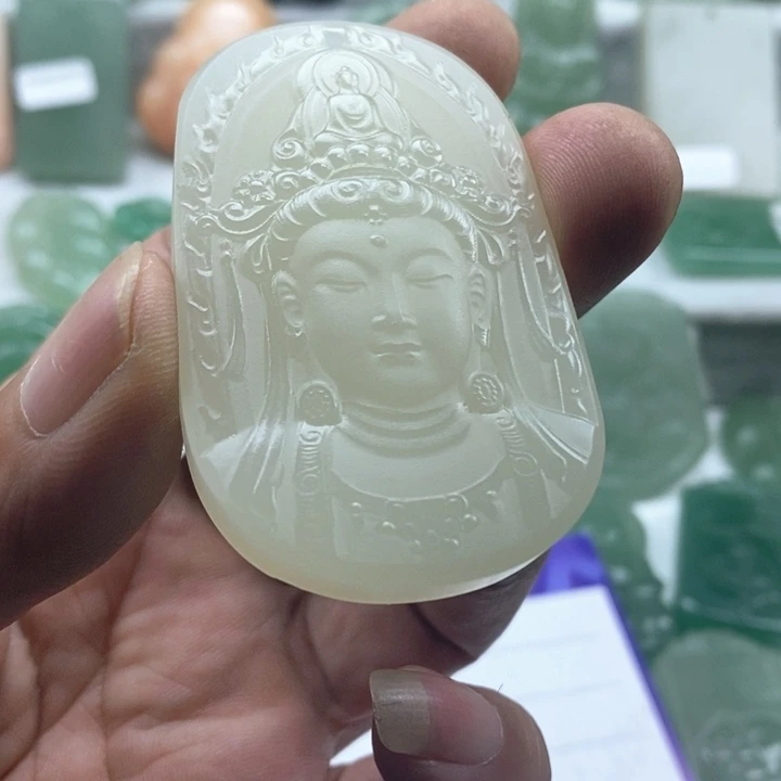 东陵石未镶嵌颈饰仪*兮