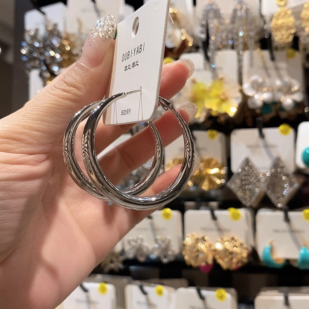 银色腰线圈哈哈哈哈哈哈