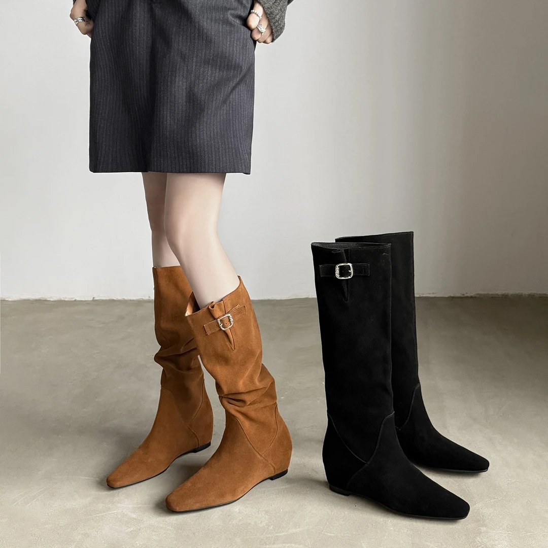 2025年秋冬新款时尚高筒及膝靴子女休闲平底内增高气质高跟长筒靴