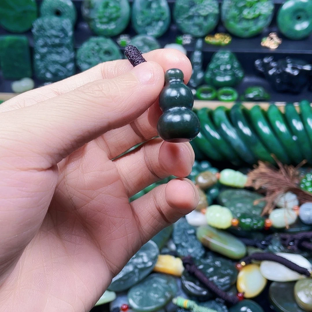 和田玉未镶嵌珠宝半成品