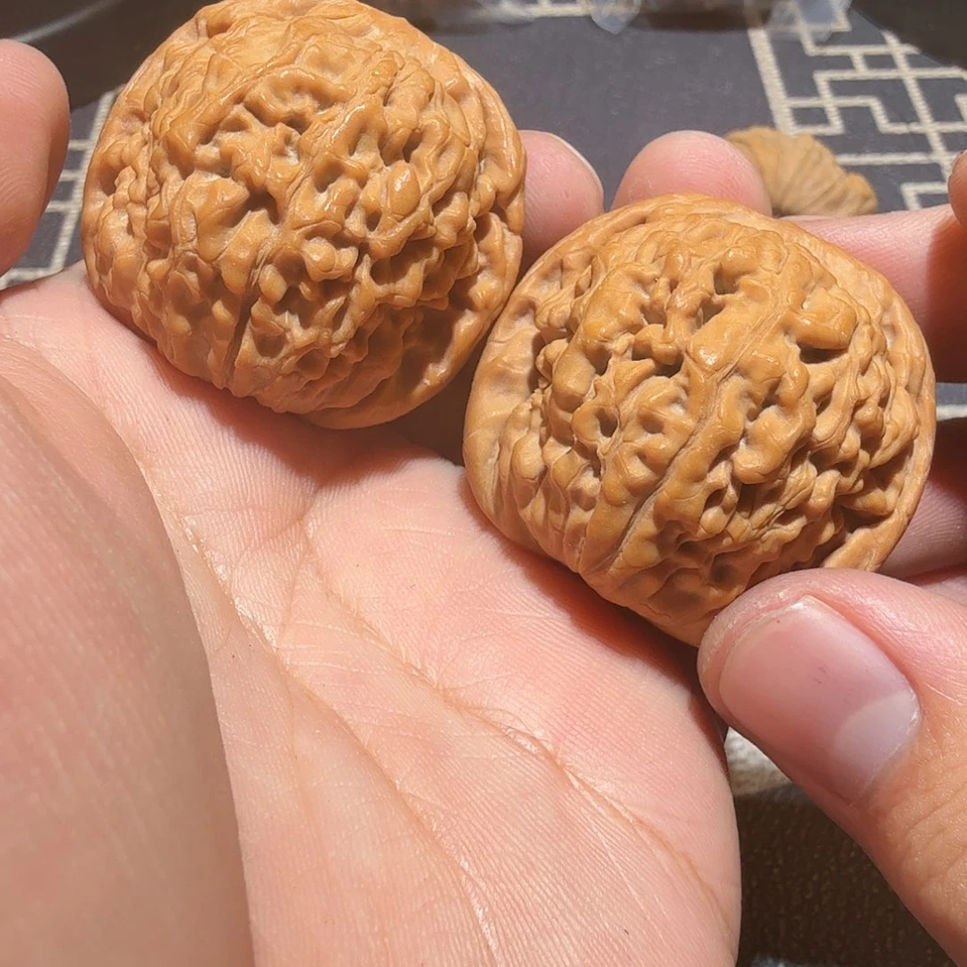 文玩核桃把件墨莲花
