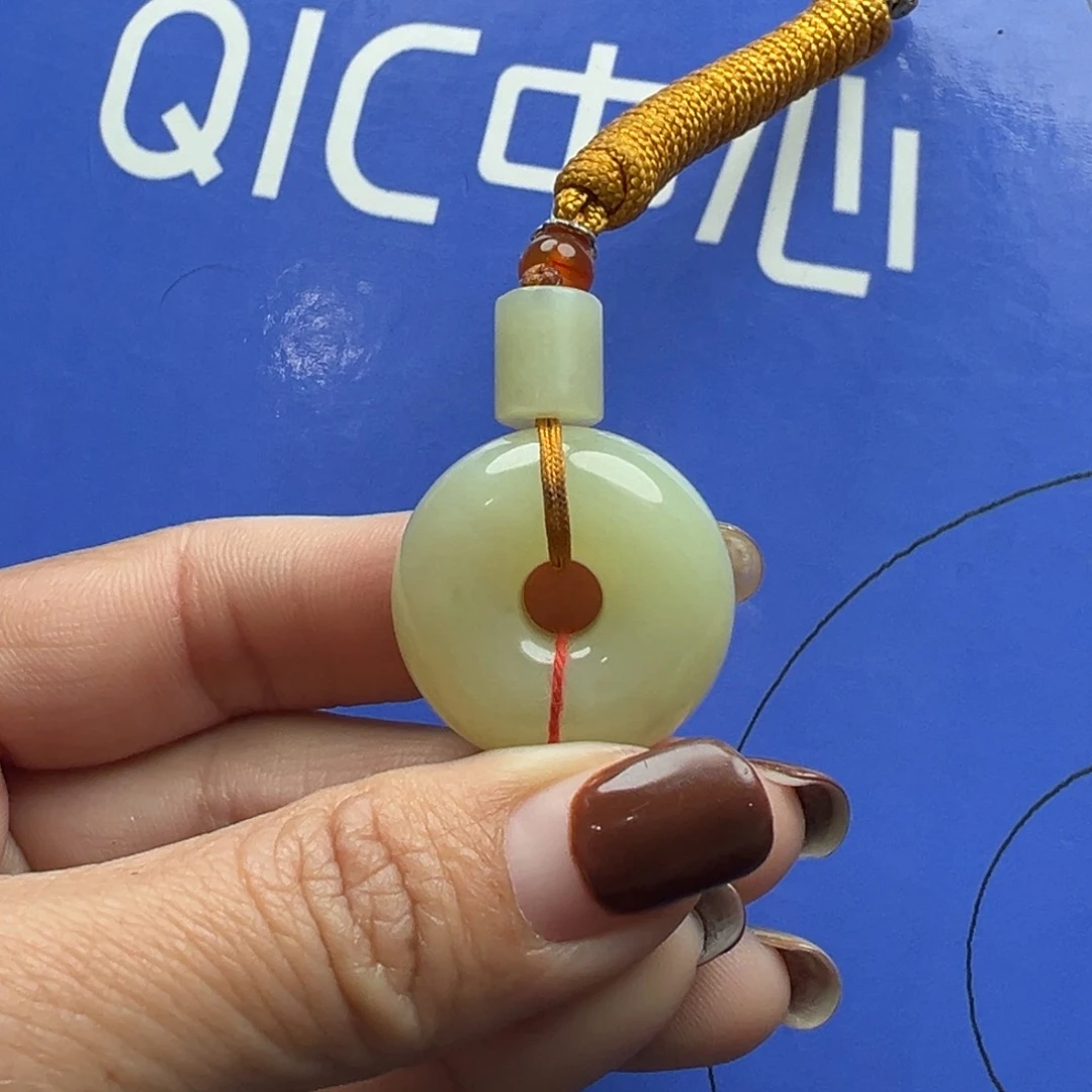 和田玉挂件未镶嵌闹**菊