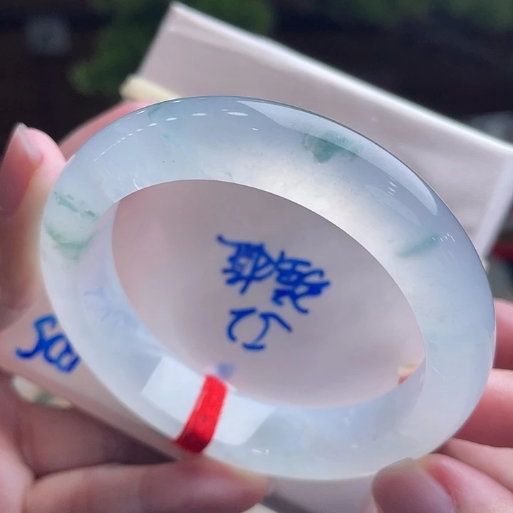 翡翠未镶嵌手镯52炸光飘花