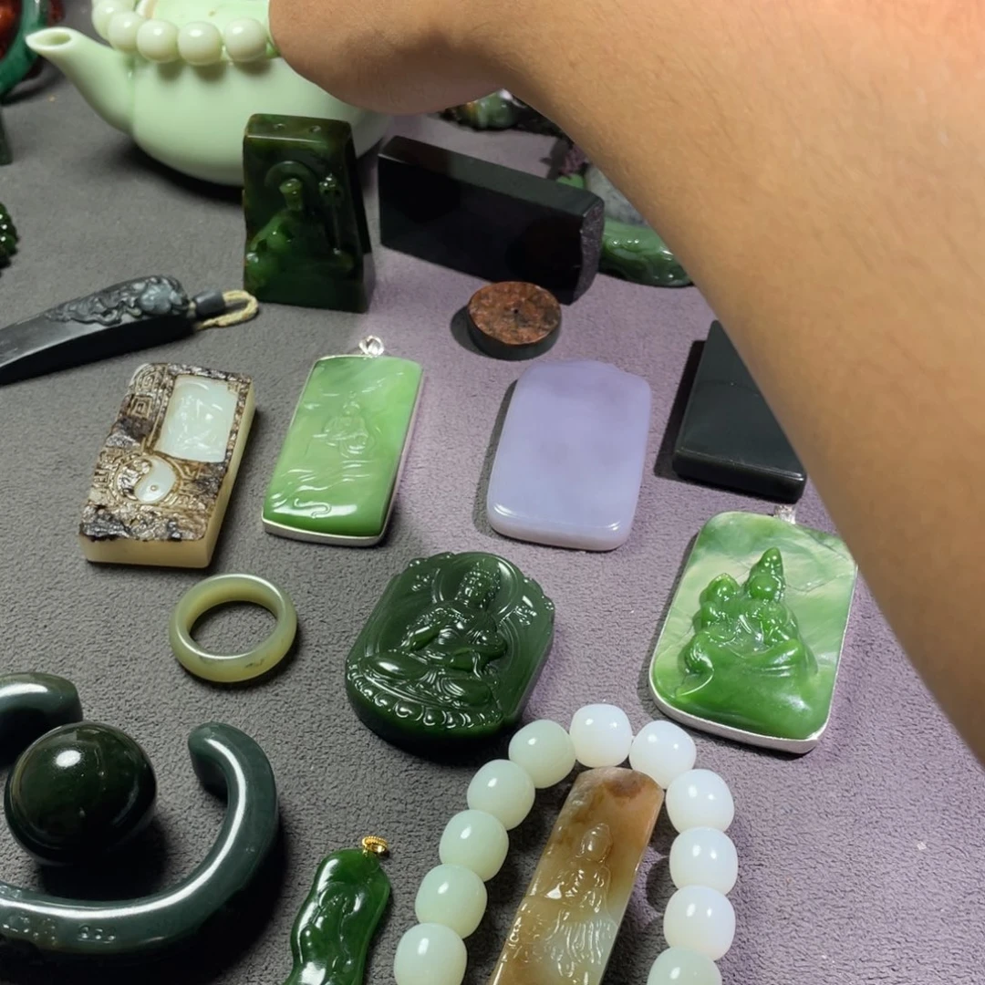 颈饰未镶嵌和田玉