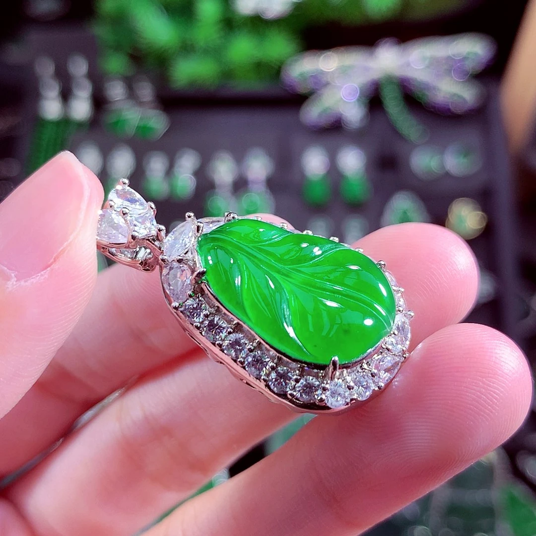 颈饰未镶嵌翡翠天然