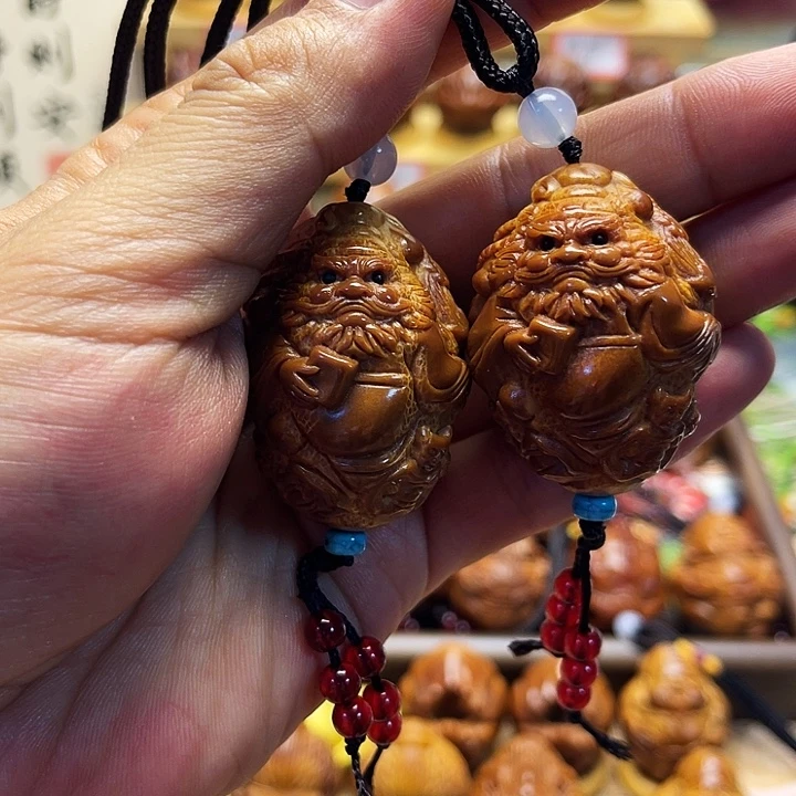 油***新吊坠橄榄核钟馗手球