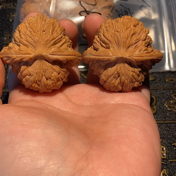 文玩核桃吊坠平谷楼