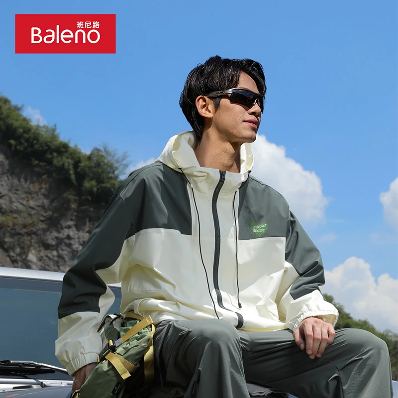 【情侣款】班尼路冲锋夹克男女同款中性风防风防水撞色连帽外套PCB