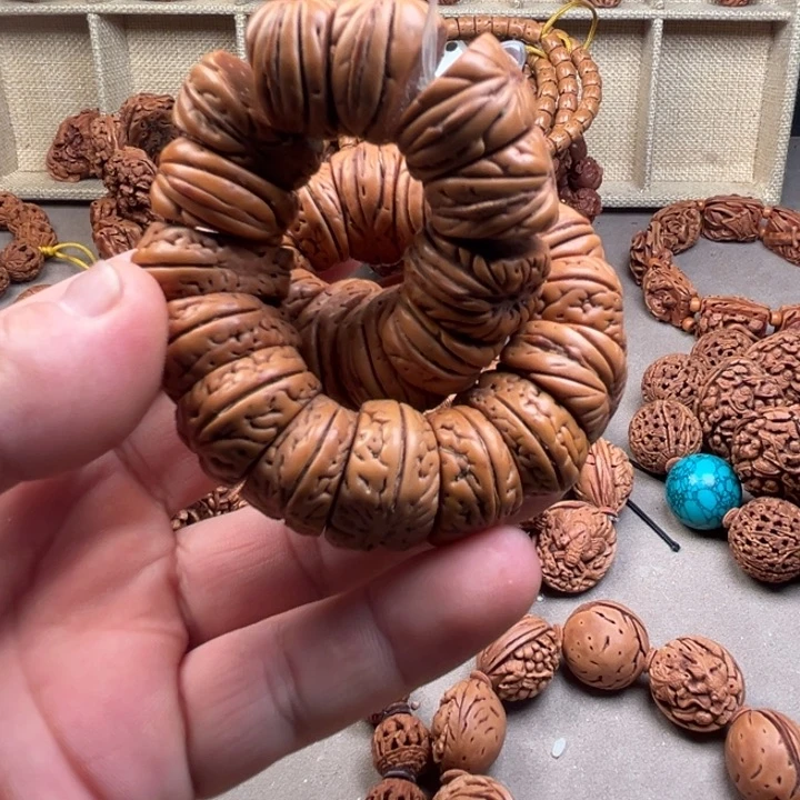 桃核手串桃核雕刻猪大肠