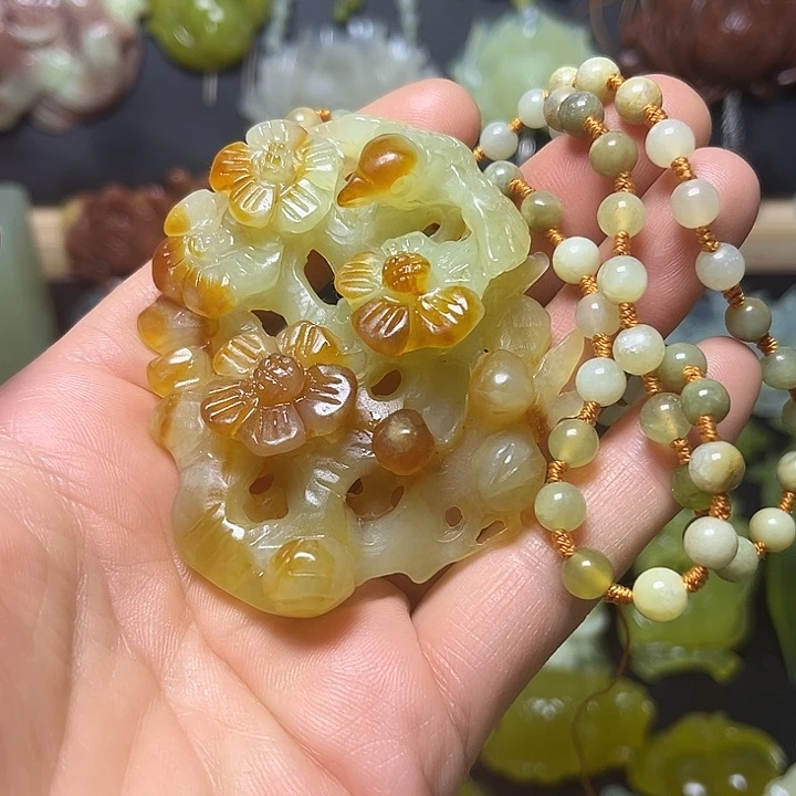蛇纹石玉未镶嵌颈饰