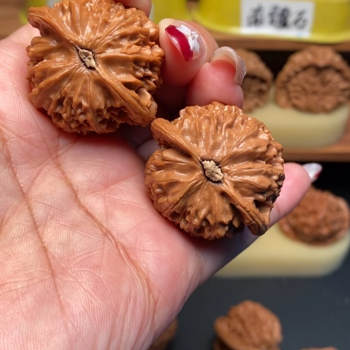 吊坠文玩核桃38全品宫灯