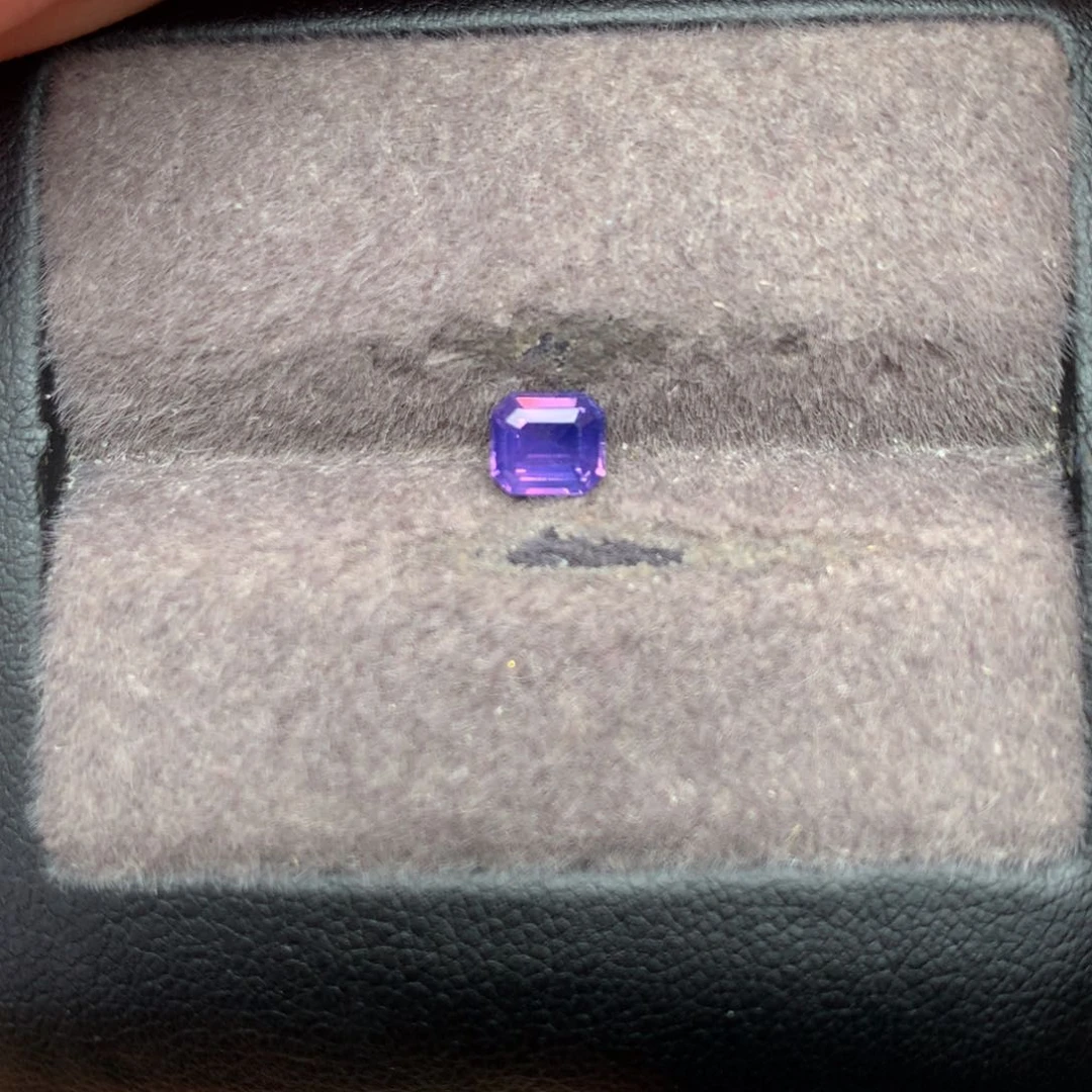 裸石蓝宝石0.74ct无烧紫色蓝宝石