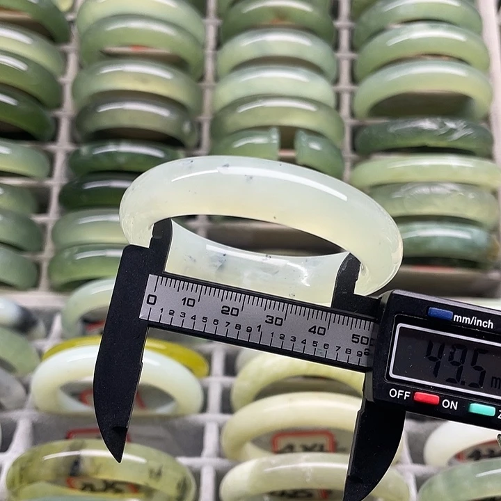 蛇纹石玉未镶嵌手镯414