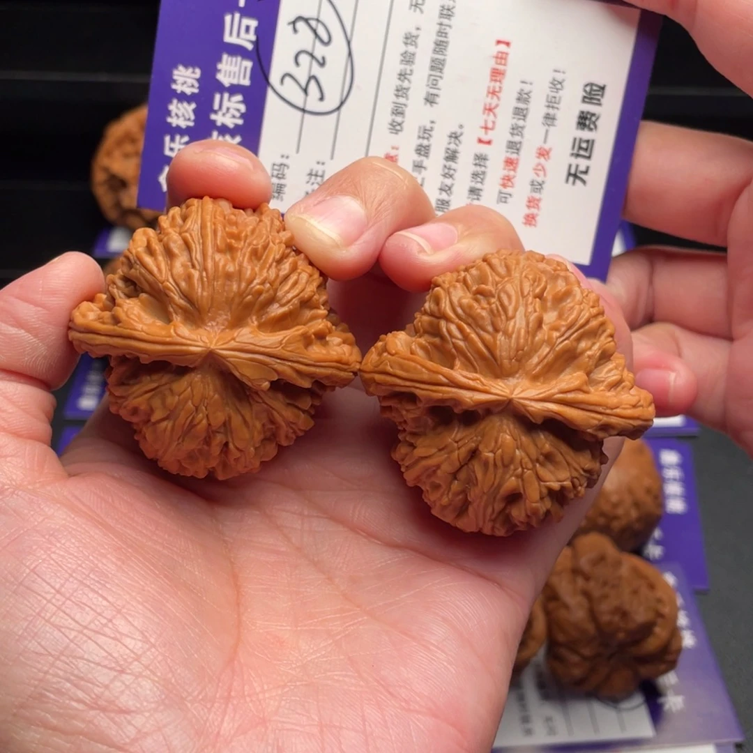 、***旭把件文玩核桃白狮子45