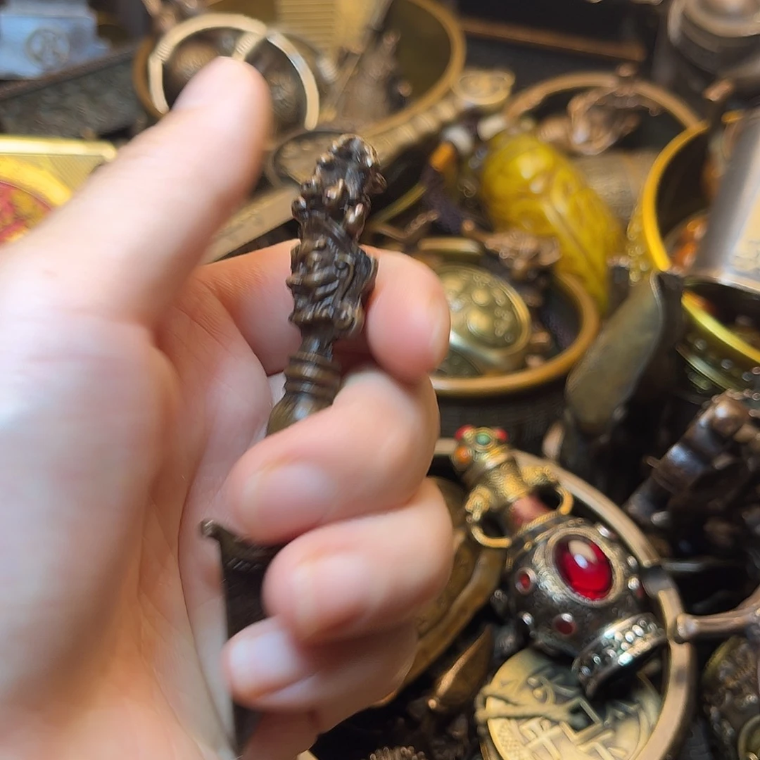 精美铜器工艺品等