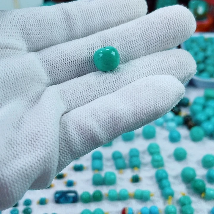 南红玛瑙未镶嵌珠宝奇石