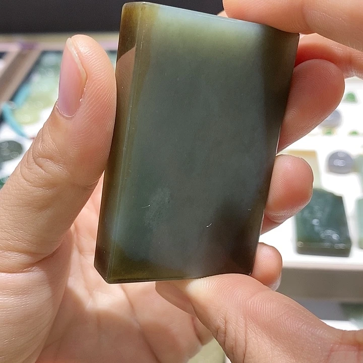 好***断和田玉未镶嵌颈饰