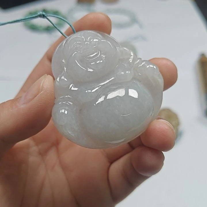 翡翠未镶嵌颈饰大佛公