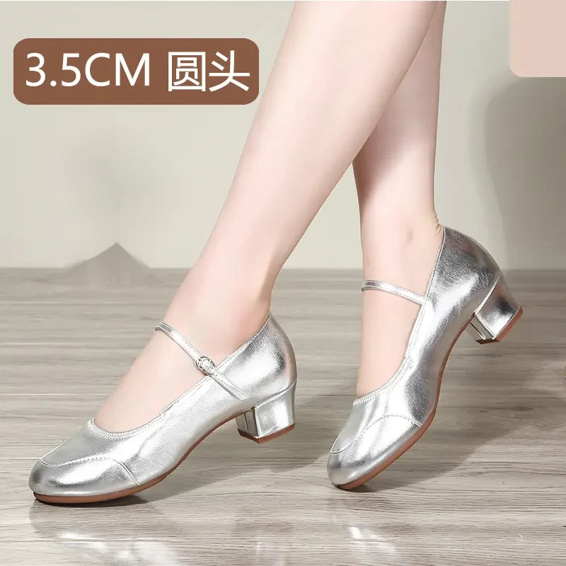 春夏新款白色软底跳舞鞋女银色中跟广场舞圆头透气牛筋底交谊舞鞋
