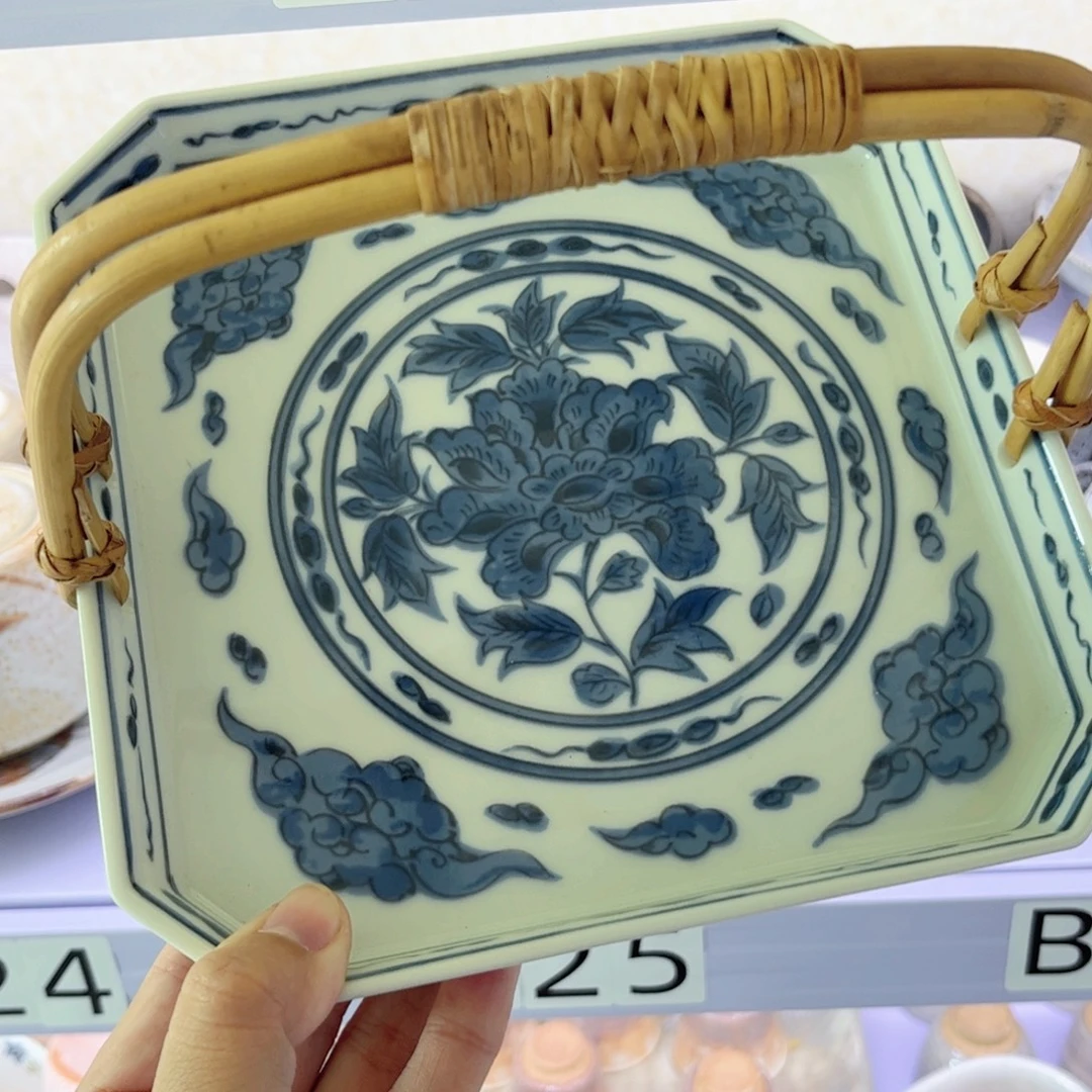 绾***色瓷片欢迎光临美桃儿～