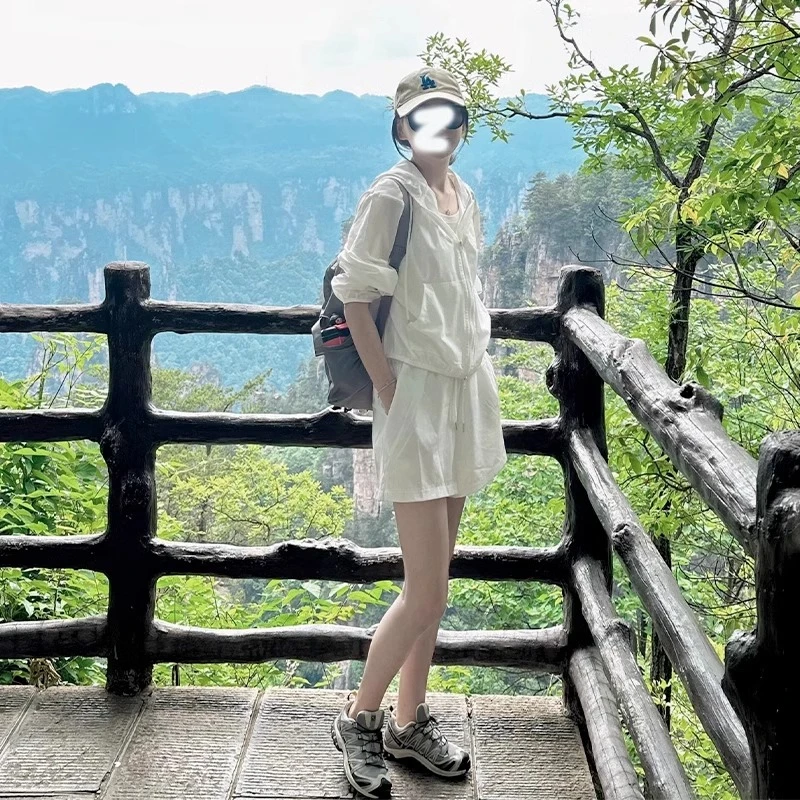 运动休闲防晒套装女2025夏季新款时尚洋气薄款宽松外套短裤两件套