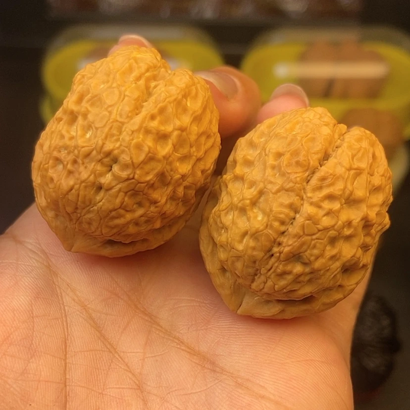 【闪购商品】文玩核桃把件39尺金蟒元宝