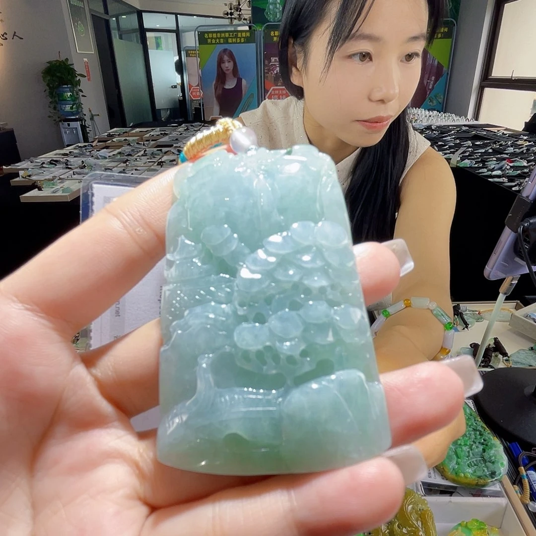 颈饰未镶嵌翡翠一个