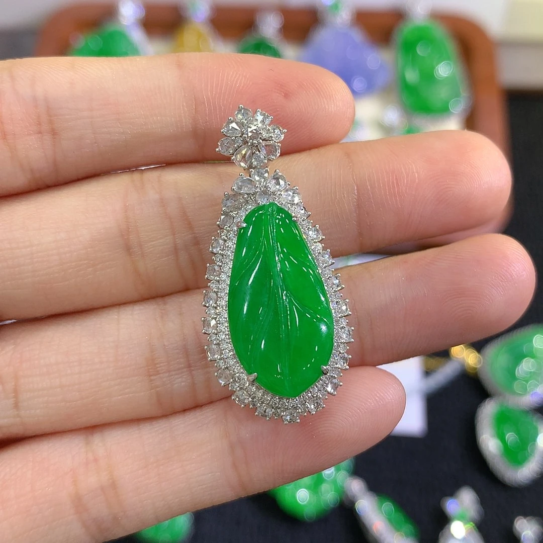【闪购商品】吊坠(不含链)18K金镶嵌翡翠叶子