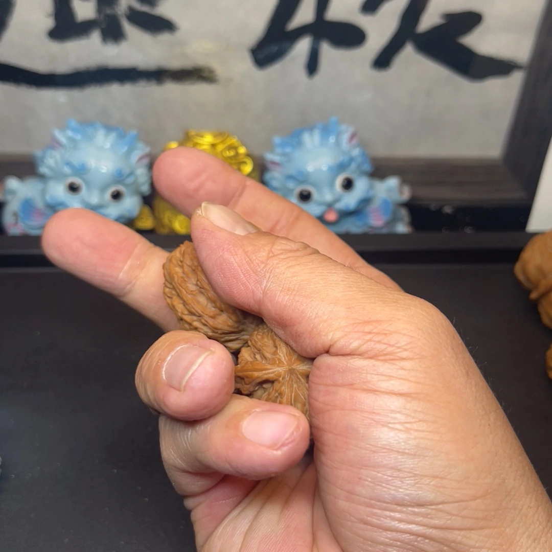 潇***生文玩核桃吊坠全品无修山地磨