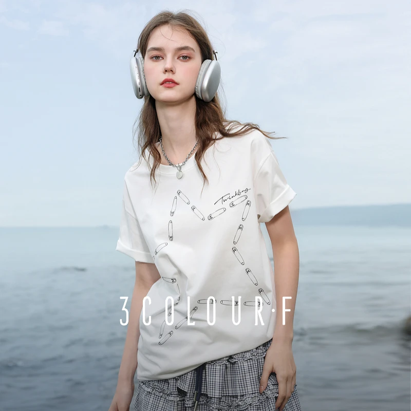三彩独醒2025夏季新款宽松短袖T恤印花星星设计感圆领白色上衣女F