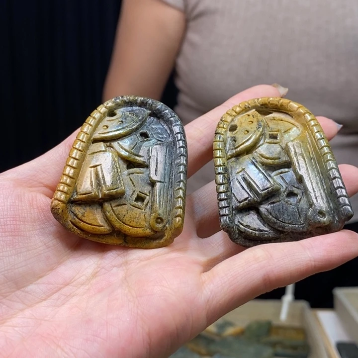 岫岩河磨玉（透闪石质玉）颈饰未镶嵌
