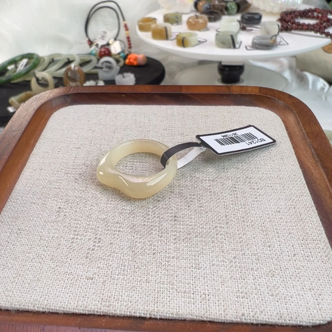 和田玉未镶嵌戒指w59粉糖猫耳17.6不退换